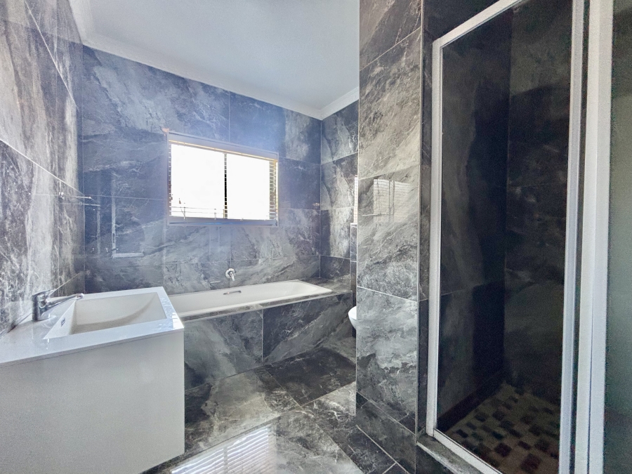 To Let 3 Bedroom Property for Rent in Parklands Western Cape